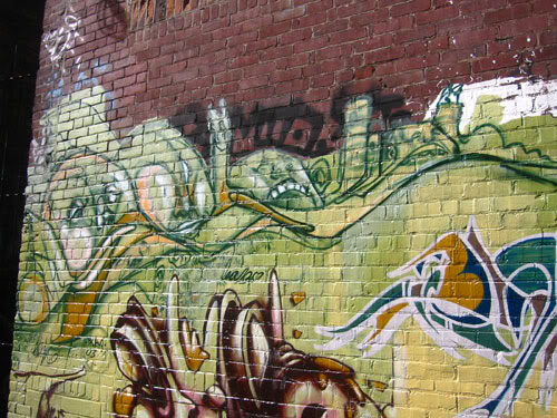 img64.photobucket.com_albums_v194_bowzr_graffiti_e.jpg